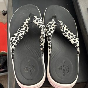 Cloudsteppers by Clarks Black and White Sandals